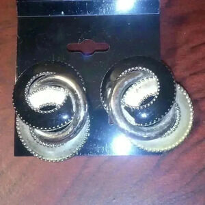 ❤️ Black & Silver Tone Pierced Earrings